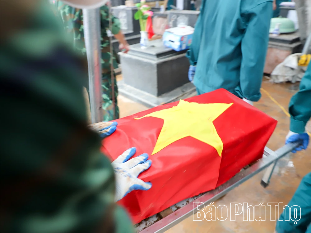 Lấy mẫu ADN 24 mộ liệt sĩ chưa xác định danh tính tại Nghĩa trang liệt sĩ Thái Bình