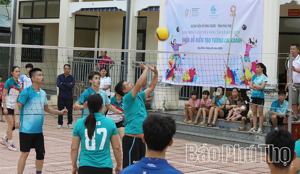 Giải bóng chuyền hơi “Khỏe để kiến tạo tương lai xanh”