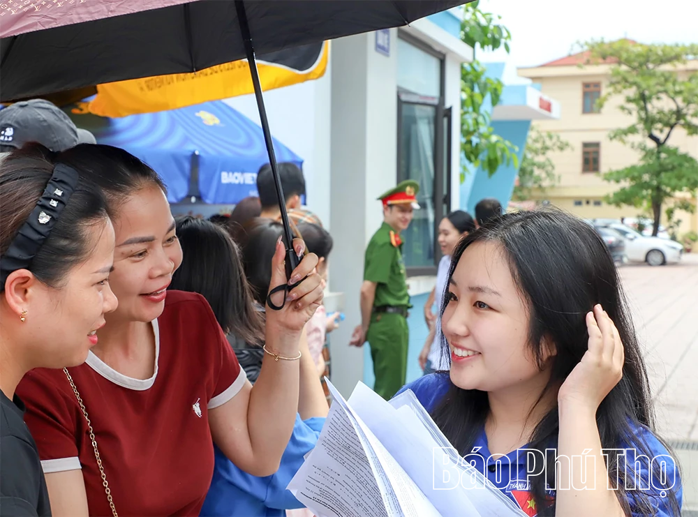 Hơn 600 thí sinh tại điểm thi Trường THPT Công Nghiệp hoàn thành Kỳ thi tốt nghiệp THPT năm 2026