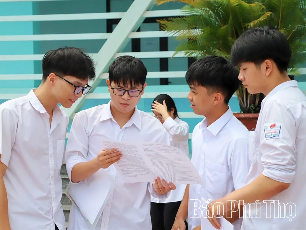 Hơn 600 thí sinh tại điểm thi Trường THPT Công Nghiệp hoàn thành Kỳ thi tốt nghiệp THPT năm 2026