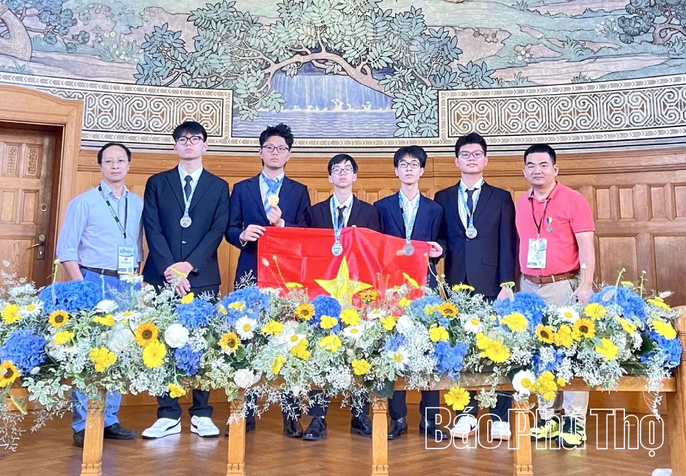 Học sinh Trường THPT Chuyên Hùng Vương giành Huy chương Bạc tại Olympic Vật lý Châu Âu năm 2026