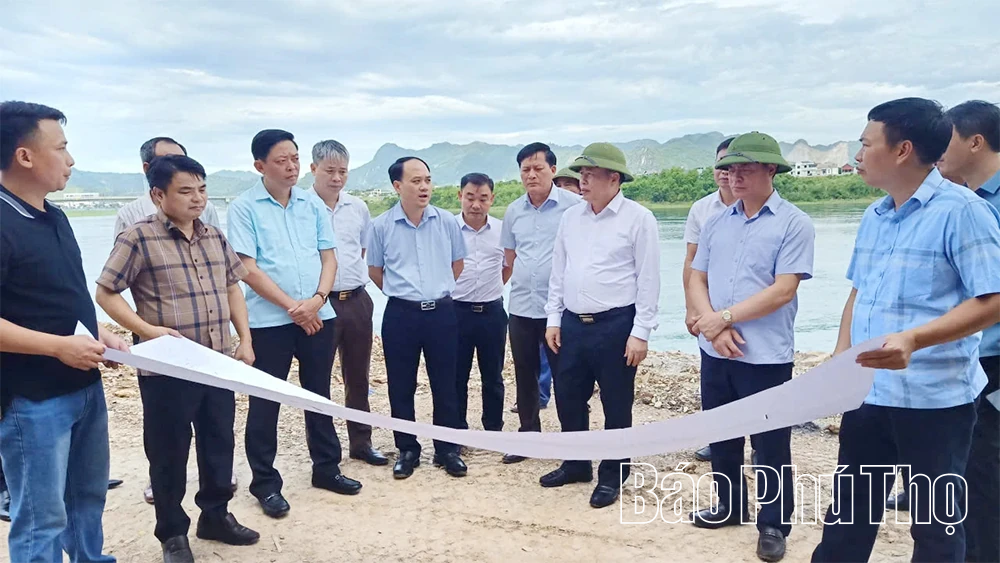 Kiểm tra tiến độ thực hiện các dự án cấp bách phòng chống thiên tai tại phường Hòa Bình, Kỳ Sơn và xã Thịnh Minh