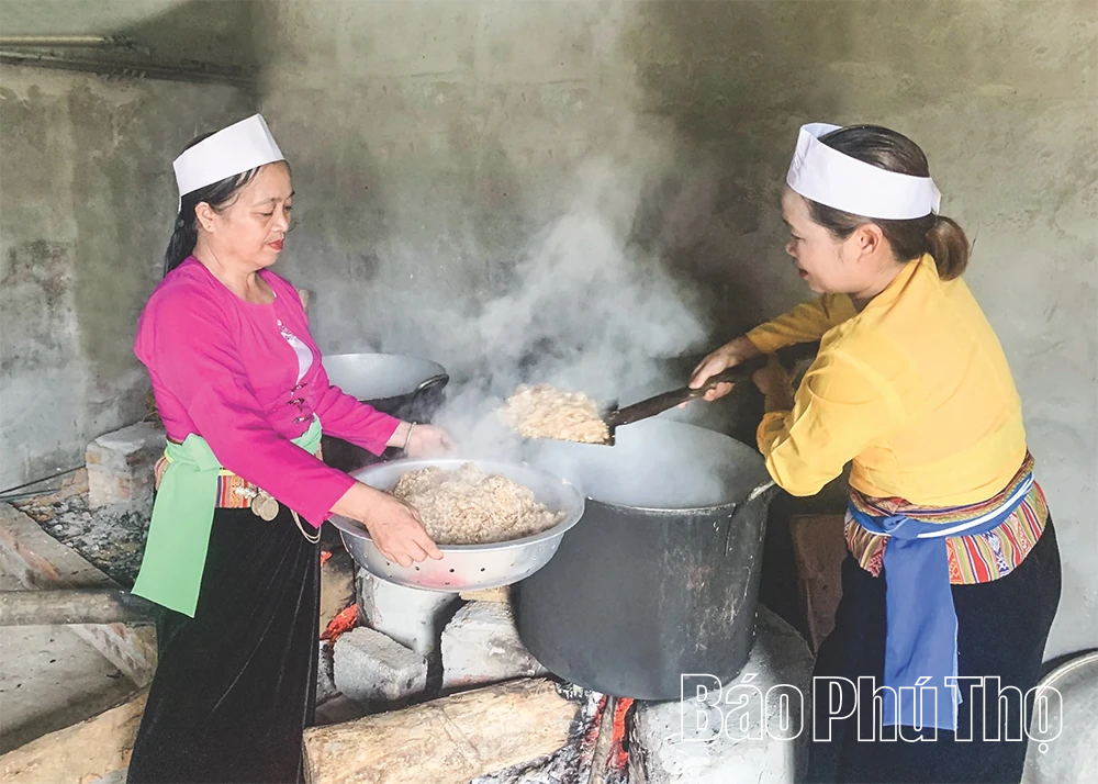 Độc đáo văn hóa rượu cần của cộng đồng Mường