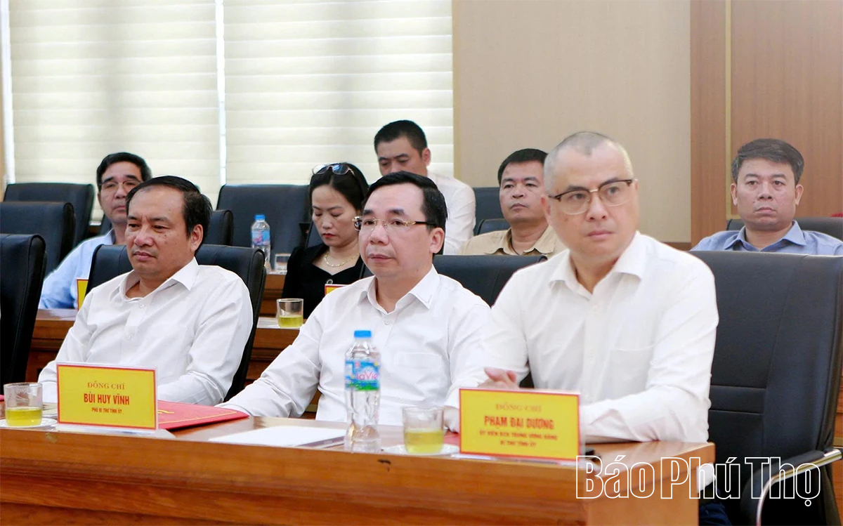 “Tâm sáng, lòng trong, bút sắc” đồng hành cùng khát vọng bứt phá của quê hương Đất Tổ