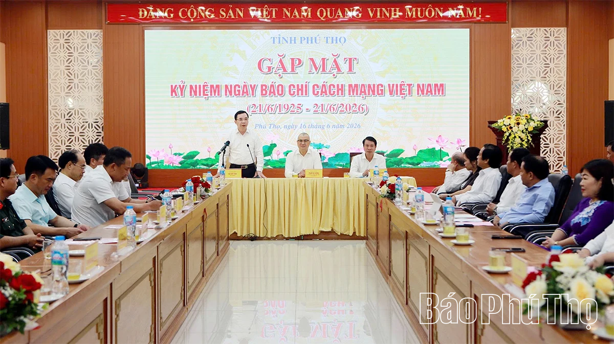 “Tâm sáng, lòng trong, bút sắc” đồng hành cùng khát vọng bứt phá của quê hương Đất Tổ