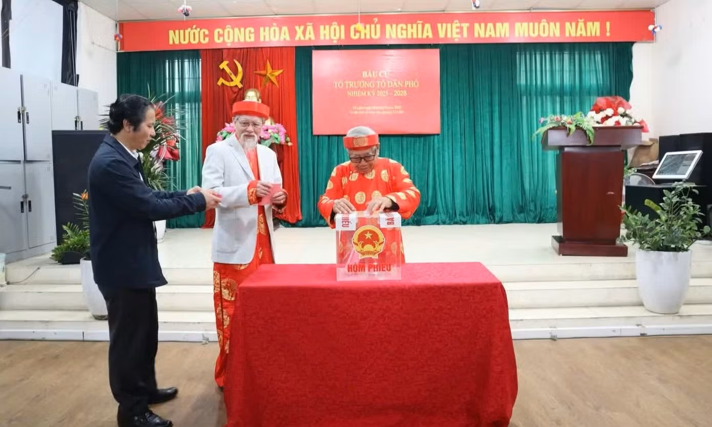 Người tham gia cấp ủy chi bộ thôn, tổ dân phố không được quá 65 tuổi
