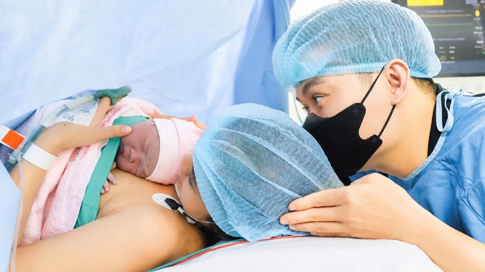 Từ 1/7, phụ nữ sinh con được hỗ trợ tài chính, thủ tục nhận tiền ra sao?