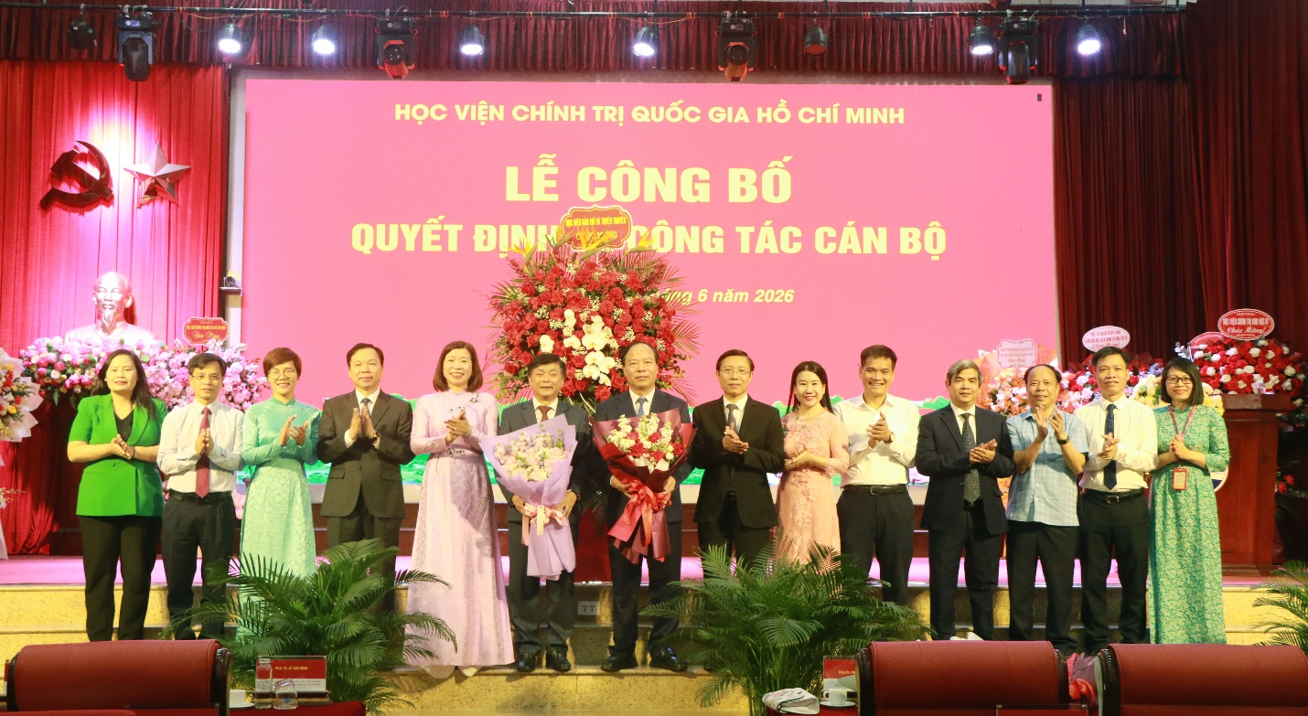 Công bố quyết định bổ nhiệm lại Giám đốc và bổ nhiệm Phó Giám đốc Thường trực Học viện Báo chí và Tuyên truyền