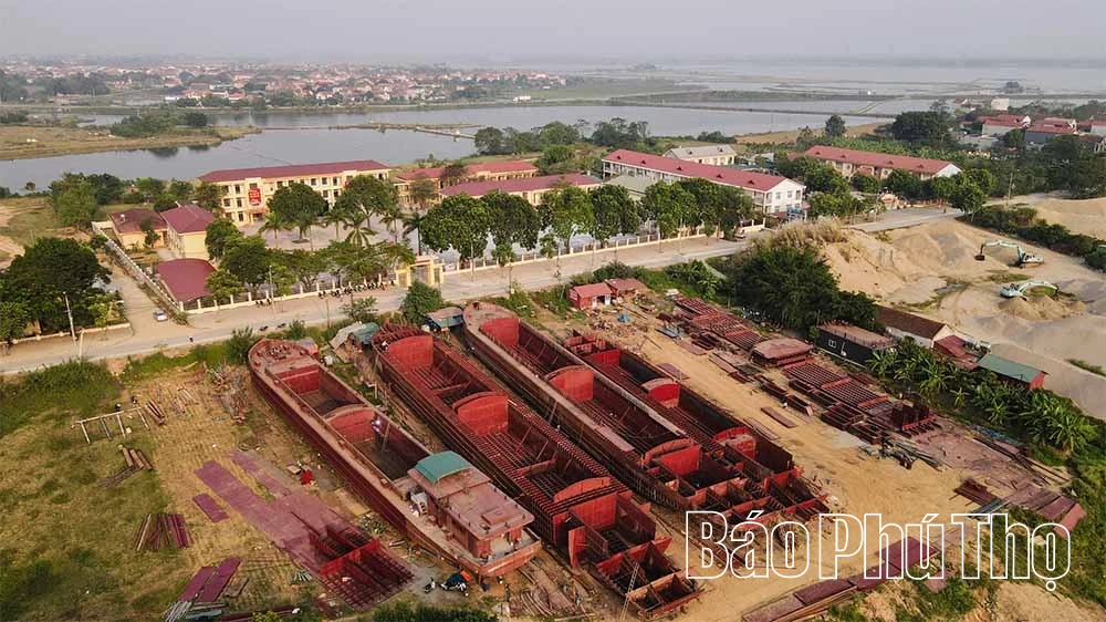 https://c.dhcn.vn/img/desktop/d-baophutho.vn/news/2625/204d1095227t11000l1-204d1095224t1106.webp?r=41