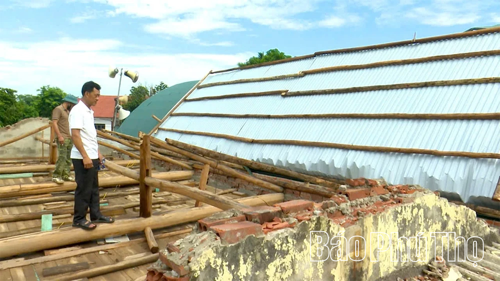 Xã Bình Phú kiểm tra, chỉ đạo khắc phục thiệt hại do dông lốc