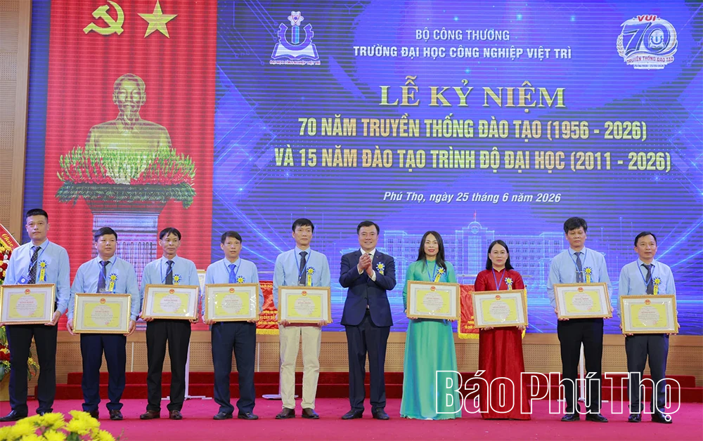 Kỷ niệm 70 năm truyền thống đào tạo Trường Đại học Công nghiệp Việt Trì