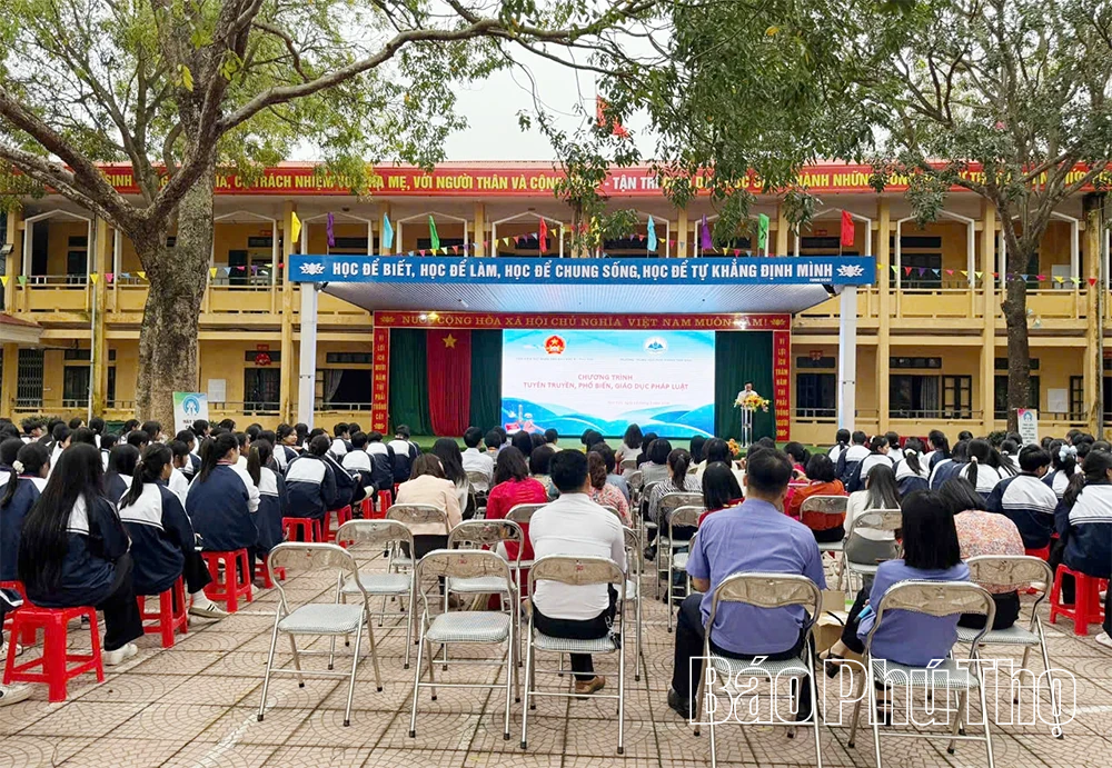Giữ vững “trận địa niềm tin” trên không gian mạng - Kỳ 2: Cuộc chiến giữ niềm tin trên không gian mạng