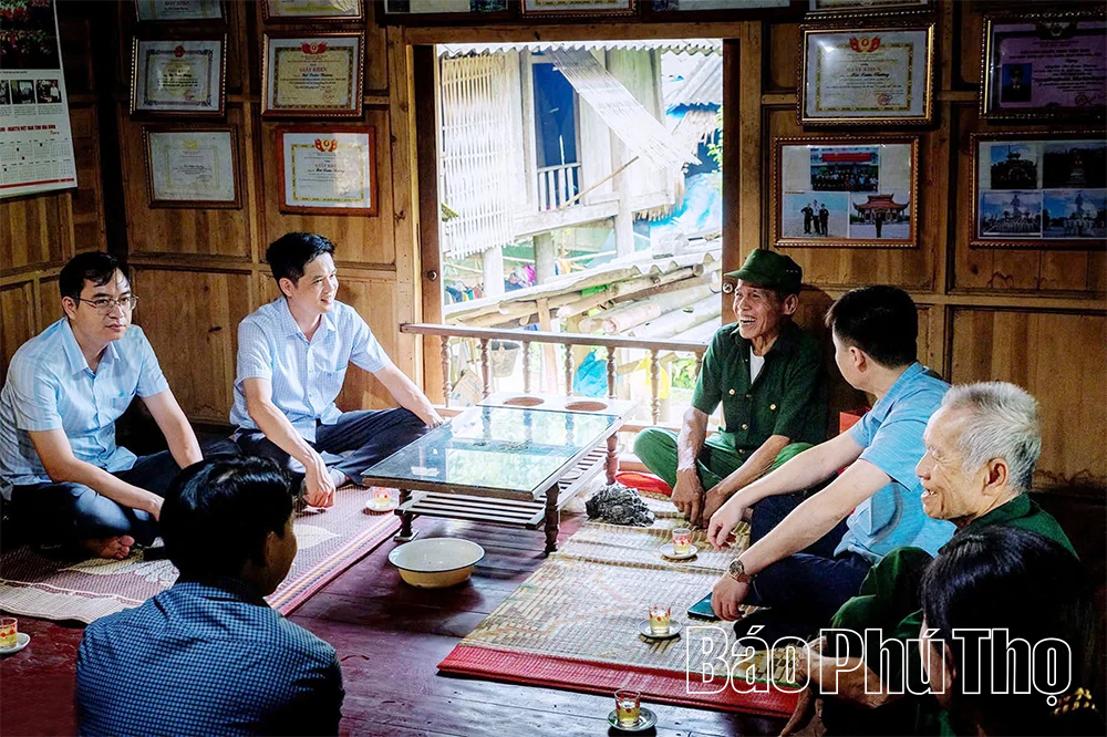 Ươm những “hạt giống đỏ”