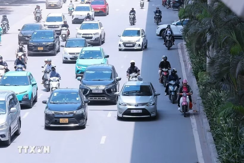 Thời tiết ngày 27/6: Nắng nóng bao trùm miền Trung, nhiều nơi ở Bắc Bộ có mưa dông