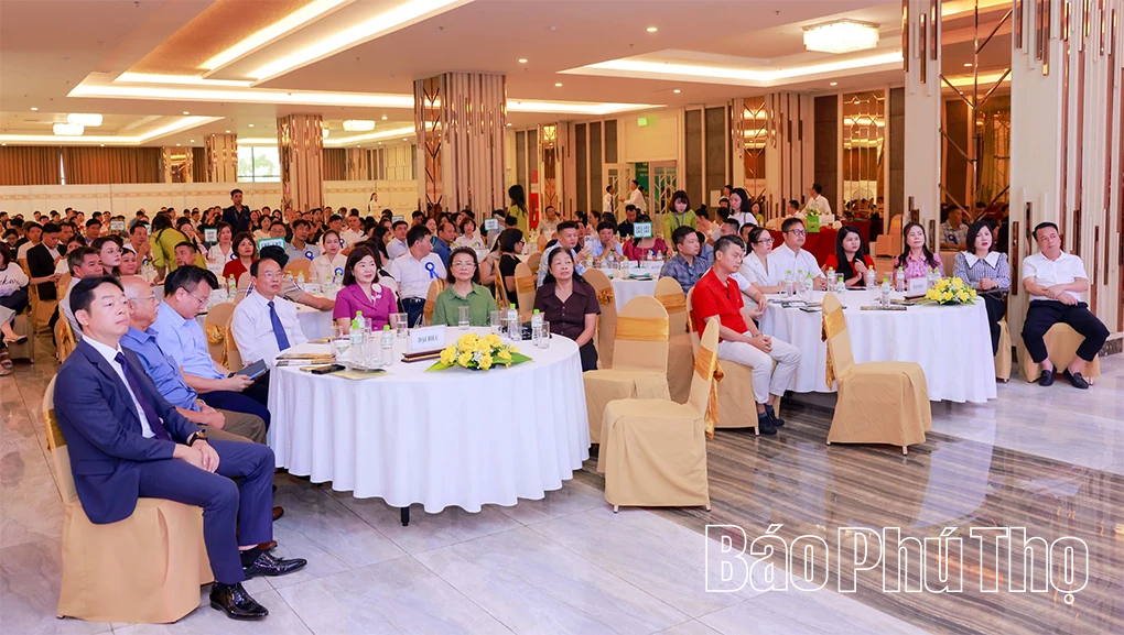 Lễ bàn giao giấy chứng nhận quyền sử dụng đất dự án Phoenix Riverside