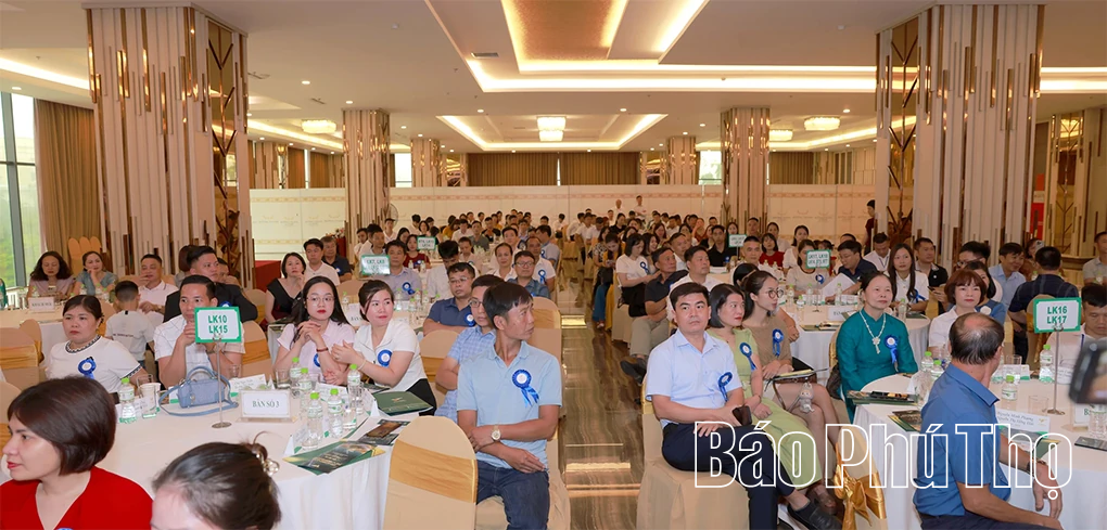 Lễ bàn giao giấy chứng nhận quyền sử dụng đất dự án Phoenix Riverside