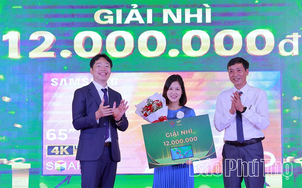 Lễ bàn giao giấy chứng nhận quyền sử dụng đất dự án Phoenix Riverside