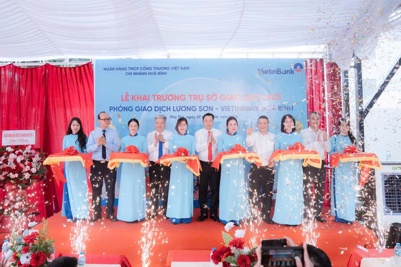Khai trương trụ sở mới của phòng giao dịch Lương Sơn Viettinbank chi nhánh Hoà Bình