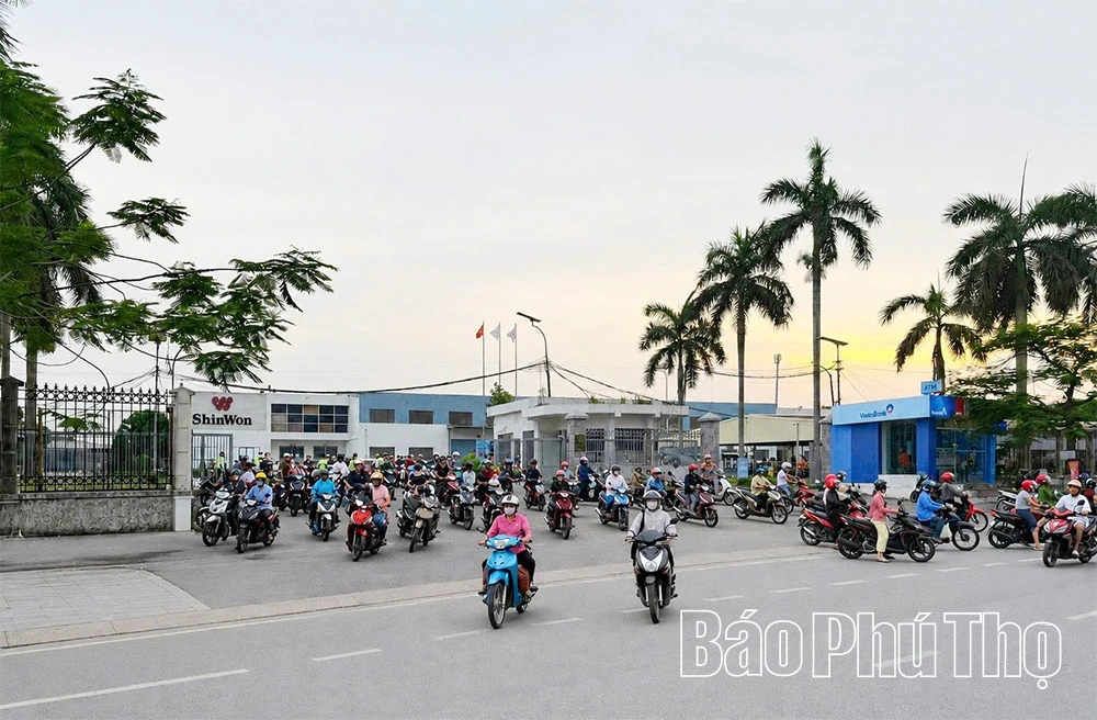 Khi dòng tiền ở lại quê nhà - Kỳ I: Nhịp sống mới ở làng quê