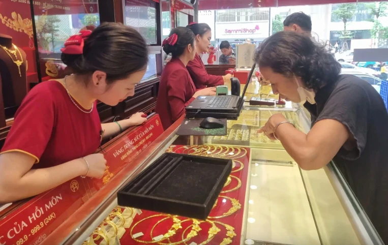 Giá vàng hôm nay (30-6): Đồng loạt giảm