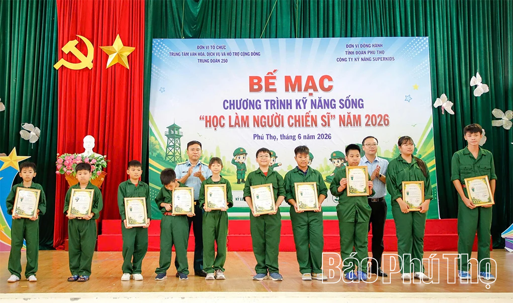 Bế mạc chương trình kỹ năng sống “Học làm người chiến sĩ” khóa II năm 2026