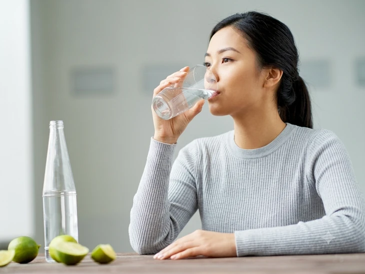 7 lợi ích sức khỏe khi uống đủ nước mỗi ngày