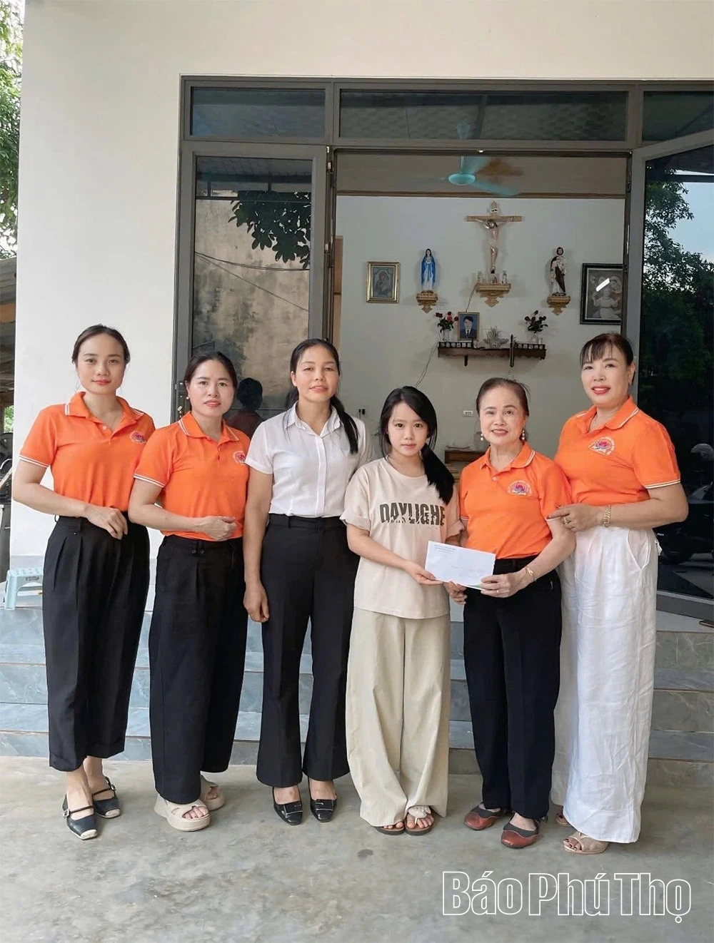 Mẹ đỡ đầu ở Tu Vũ