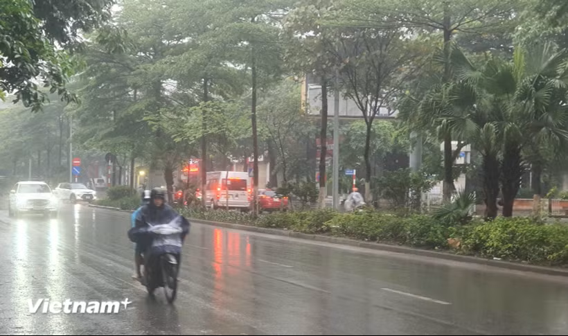 Thời tiết ngày 13/7: Mưa rào và dông tiếp diễn tại nhiều khu vực trên cả nước
