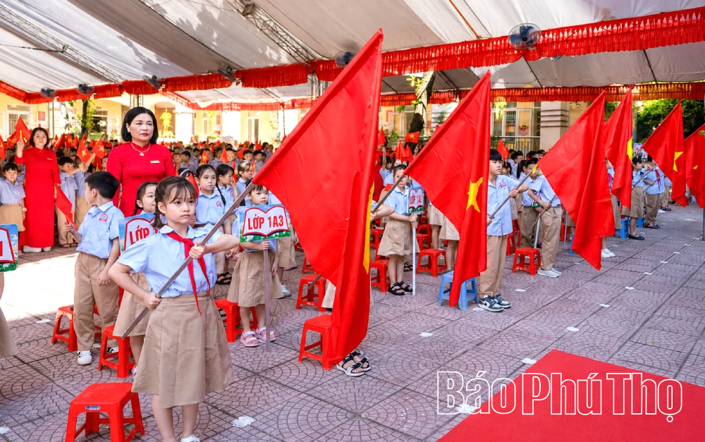 Đồng hành cùng con vào lớp 1