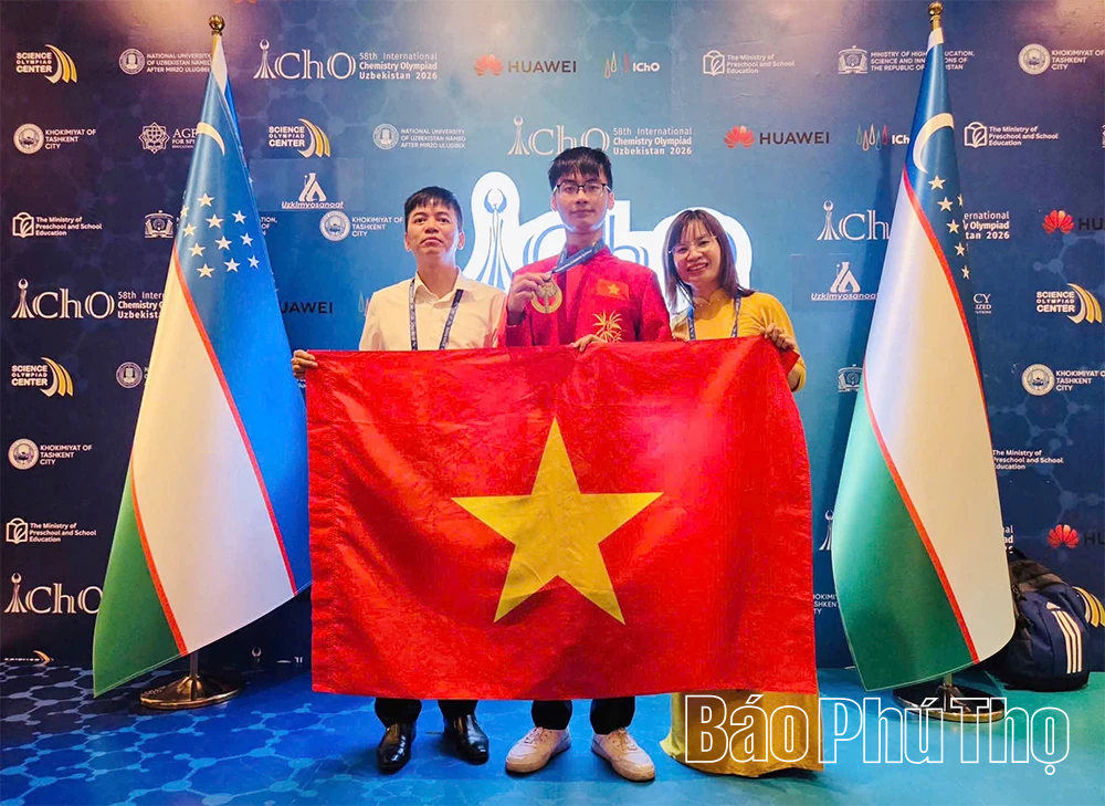 Em Đinh Xuân Phúc giành Huy chương Vàng Olympic Hóa học Quốc tế