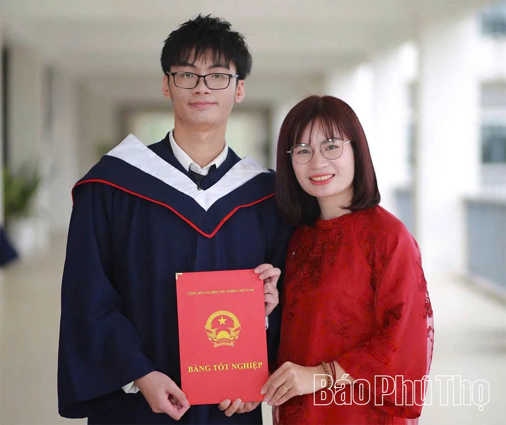Em Đinh Xuân Phúc giành Huy chương Vàng Olympic Hóa học Quốc tế