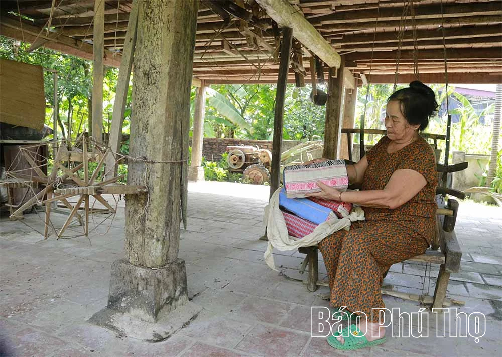 Tiếng thoi khắc khoải giữa đại ngàn - Kỳ 2: Tiếng thở dài bên khung cửi