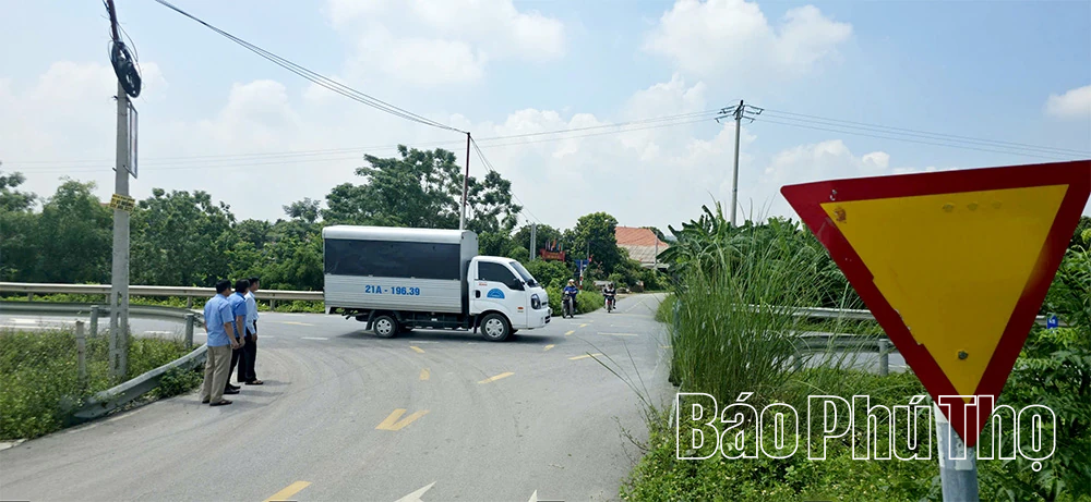 Mong mỏi xóa điểm đen giao thông tại ngã tư xã Vạn Xuân