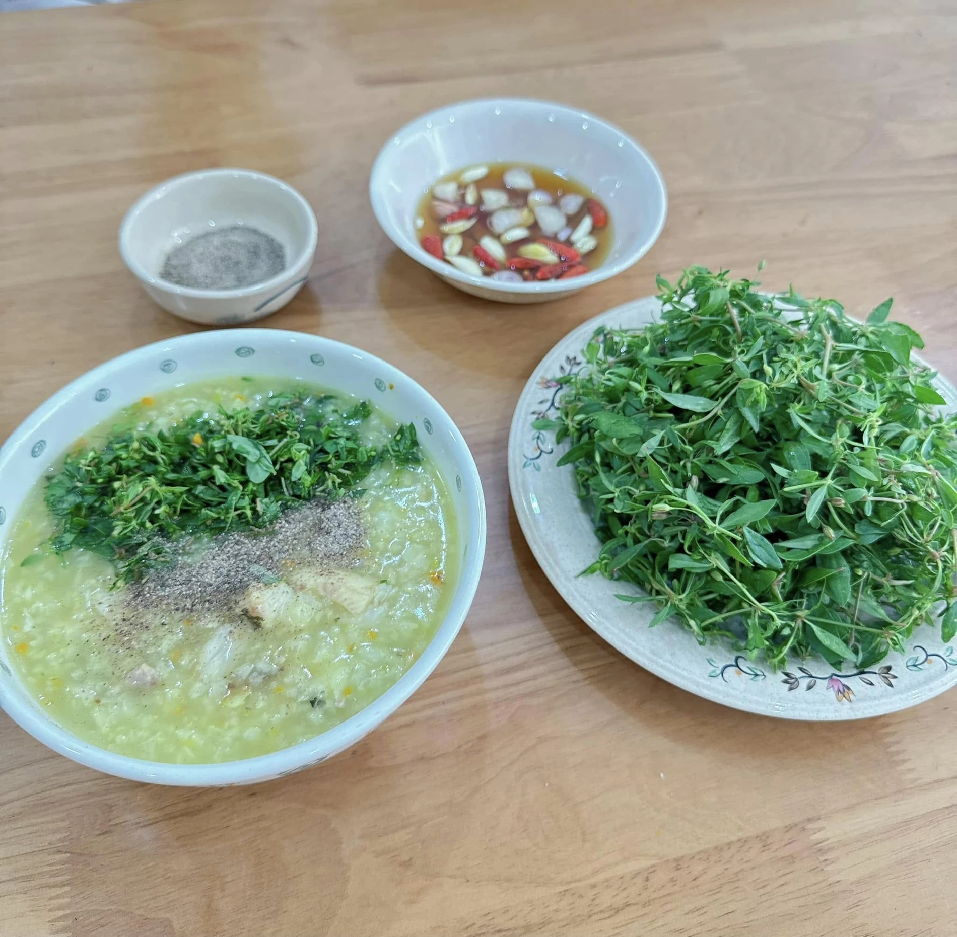 Món ăn bài thuốc hỗ trợ thanh nhiệt, giải độc từ rau đắng đất 