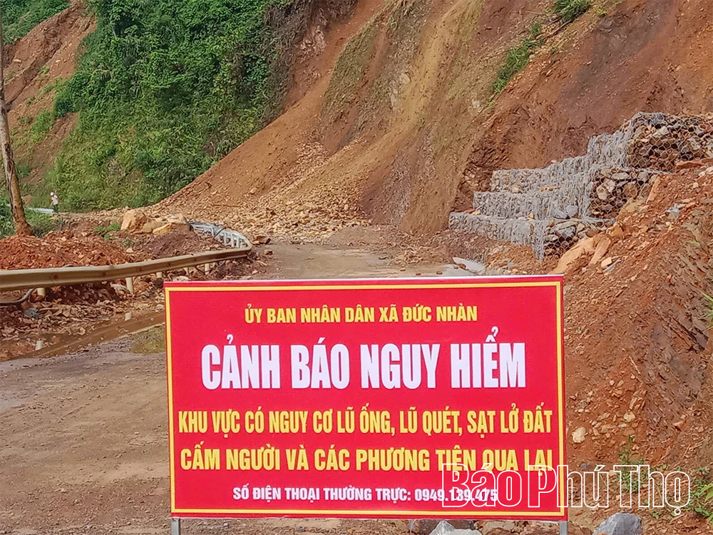 Đức Nhàn: Người dân phải đi đường vòng do sạt lở 