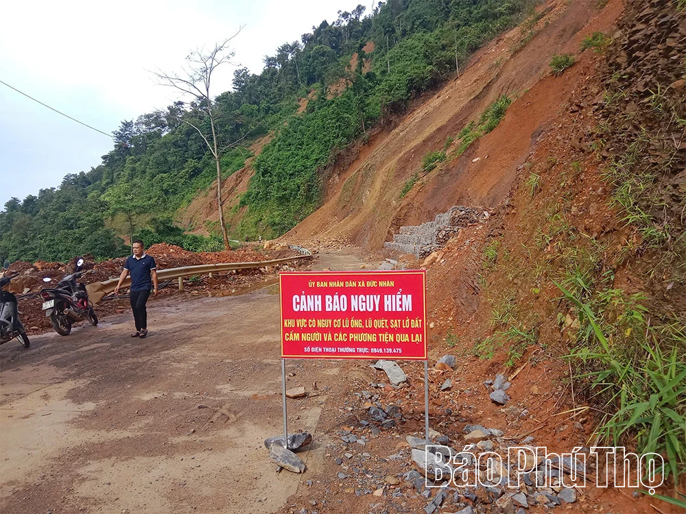 Đức Nhàn: Người dân phải đi đường vòng do sạt lở 