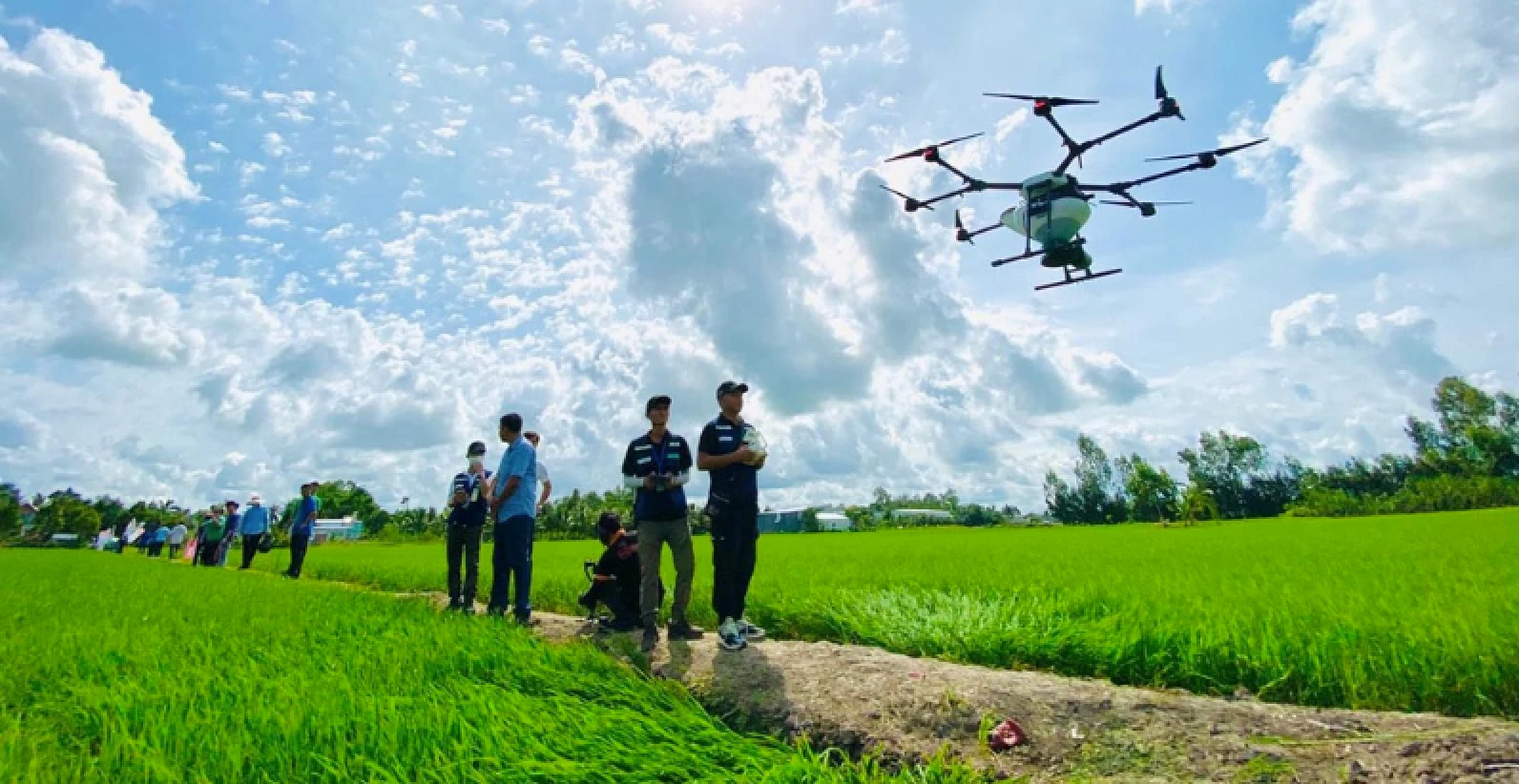 Học viện Drone AGTEK đào tạo Bằng lái máy bay chuẩn theo quy định mới