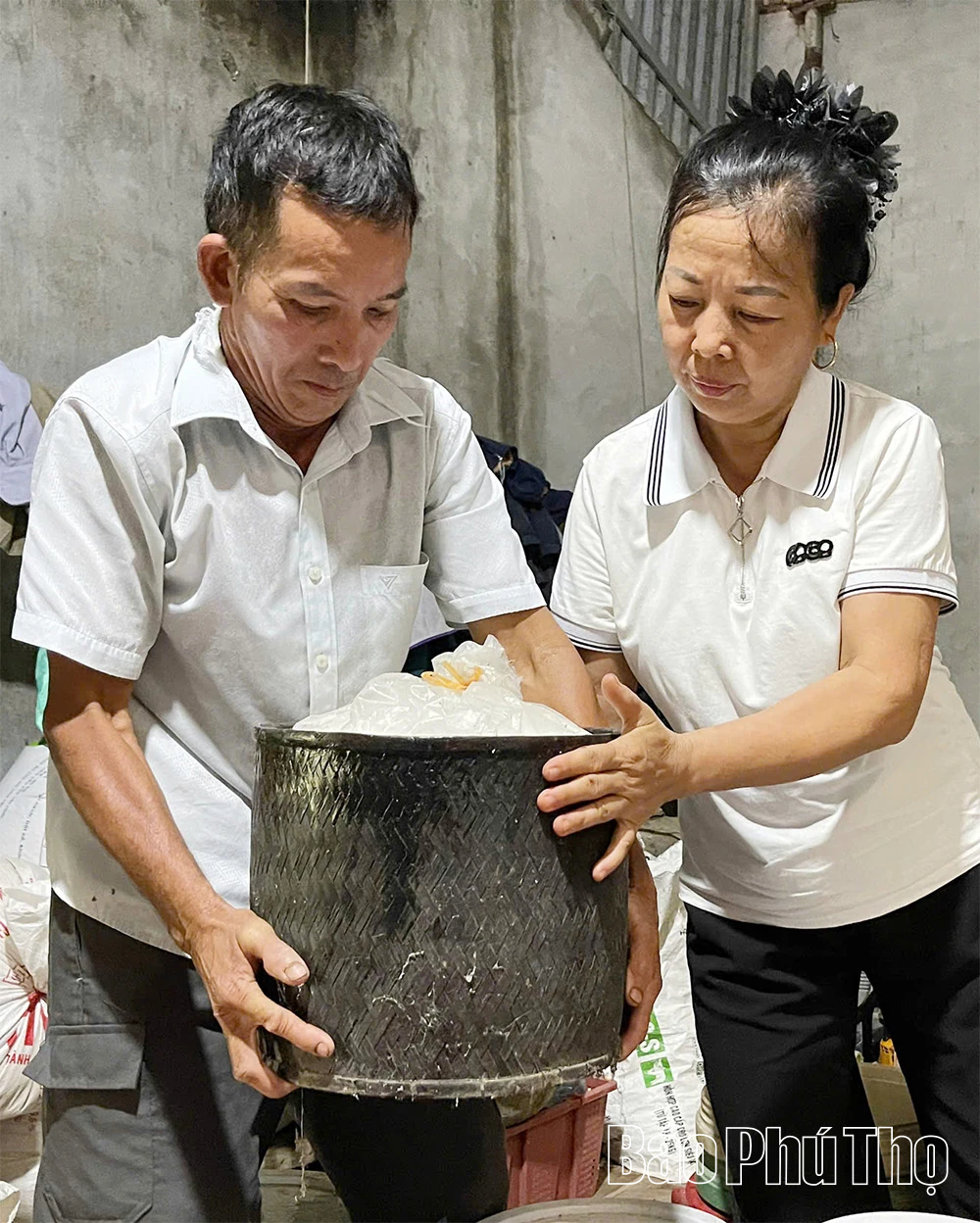 Về vùng đất phụ nữ “ăn với chồng nửa bữa...”
