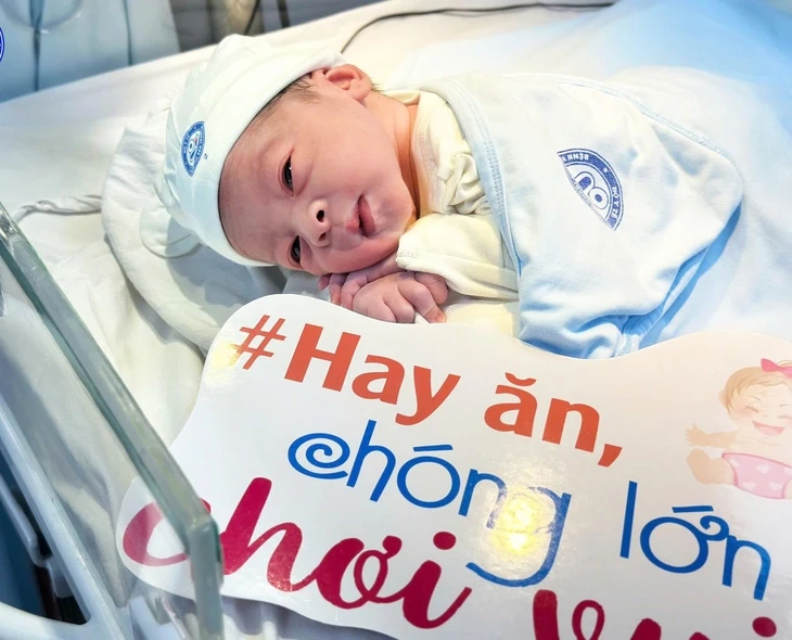 Bộ Y tế đề xuất có chính sách hỗ trợ, tôn vinh gia đình sinh 2 bé gái