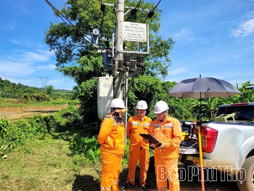 Điện lực Phú Thọ đảm bảo an toàn lưới điện mùa mưa bão