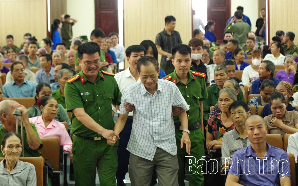 Dũng Tiến mang hy vọng đoàn tụ đến thân nhân liệt sĩ