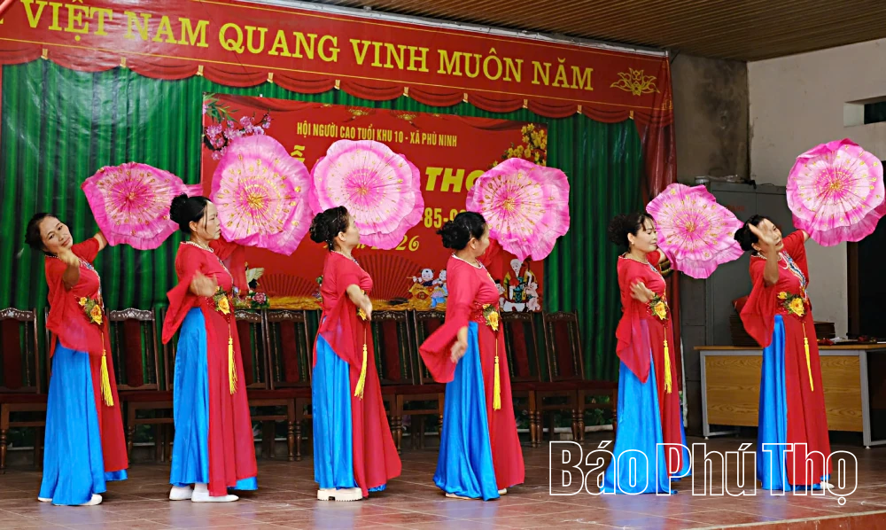 Sân tập cộng đồng - “điểm hẹn sức khỏe” của người dân Phù Ninh
