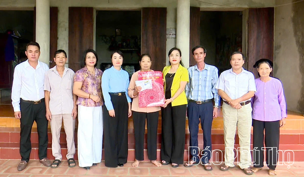 Bình&nbsp;Phú dâng hương tưởng niệm các Anh hùng liệt sĩ, tri ân người có công với cách mạng