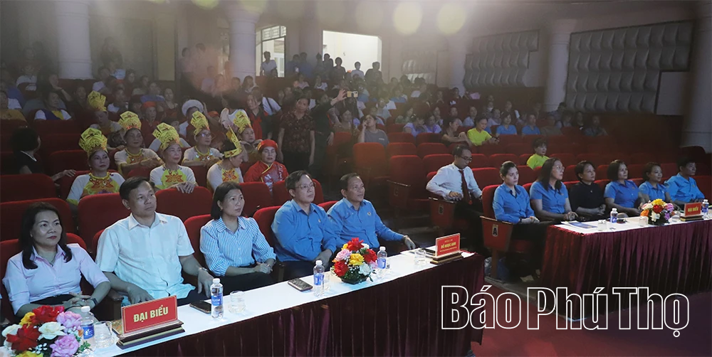Nâng cao hiểu biết pháp luật, lan tỏa phong trào văn hóa trong đoàn viên, người lao động