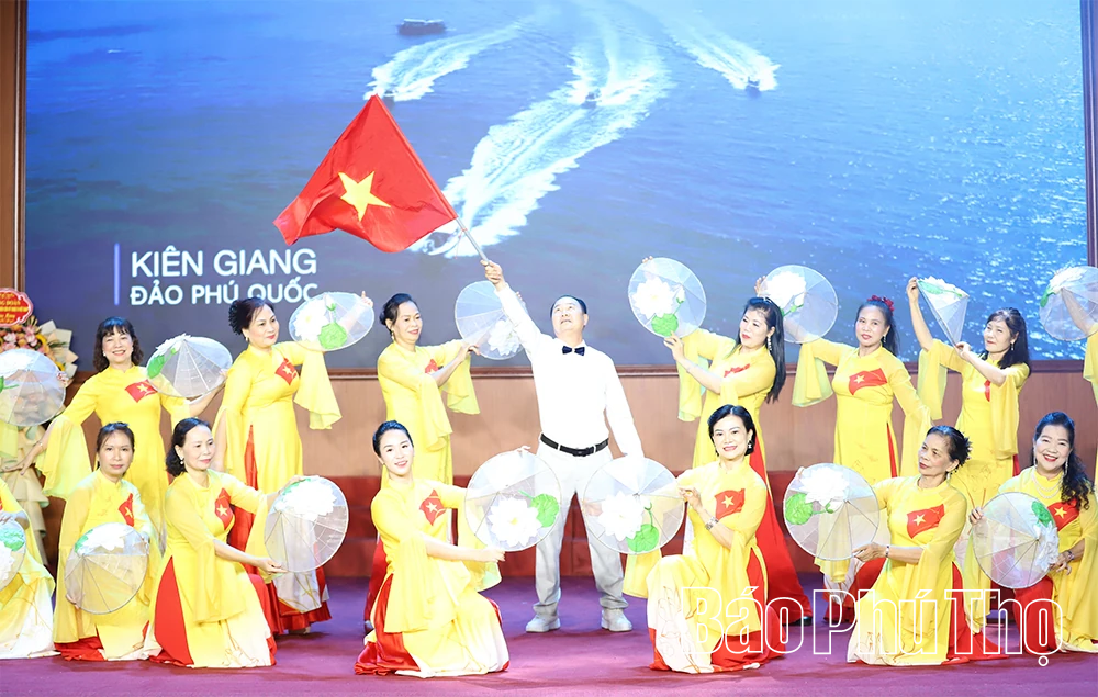 Nâng cao hiểu biết pháp luật, lan tỏa phong trào văn hóa trong đoàn viên, người lao động