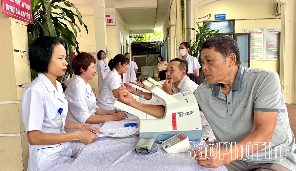 Phường Vĩnh Phúc: Hơn 200 người dân đã được khám sức khỏe miễn phí