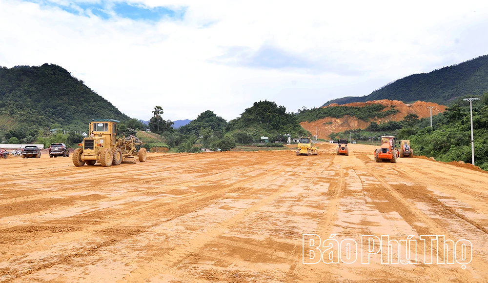 Đà Bắc đẩy nhanh giải phóng mặt bằng Dự án cao tốc Hoà Bình - Mộc Châu