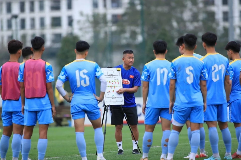 Xác định HLV thay Kim Sang Sik dẫn U23 Việt Nam