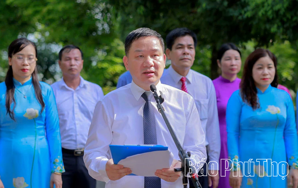 Hội Nhà báo tỉnh dâng hương tưởng niệm các Vua Hùng
