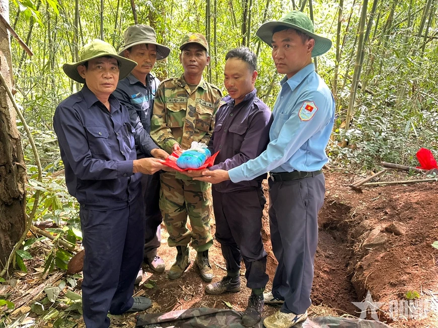 Lặng thầm làm việc nghĩa